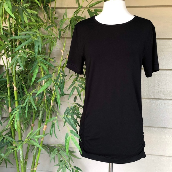 Fabletics Tops - Fabletics Black Short Sleeve T-Shirt w/ Ruching